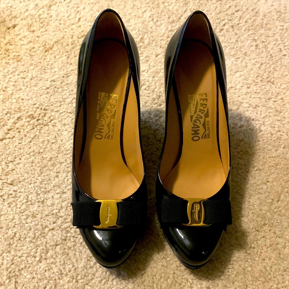 Salvatore Ferragamo 8.5 Black Patent Bow Wedge